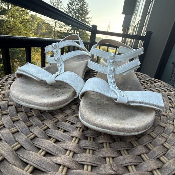 Vionic Sandals Shoes Womens Size 11 Mikah White Leather Strap Pearl Stud Comfort - Picture 13 of 16